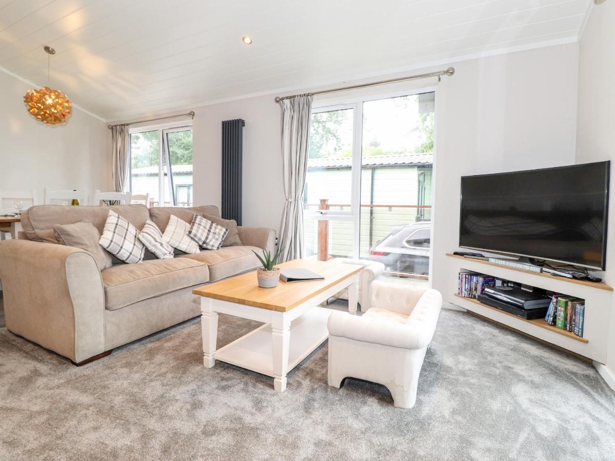 Loubi'S Lakeside Lodge Windermere Buitenkant foto