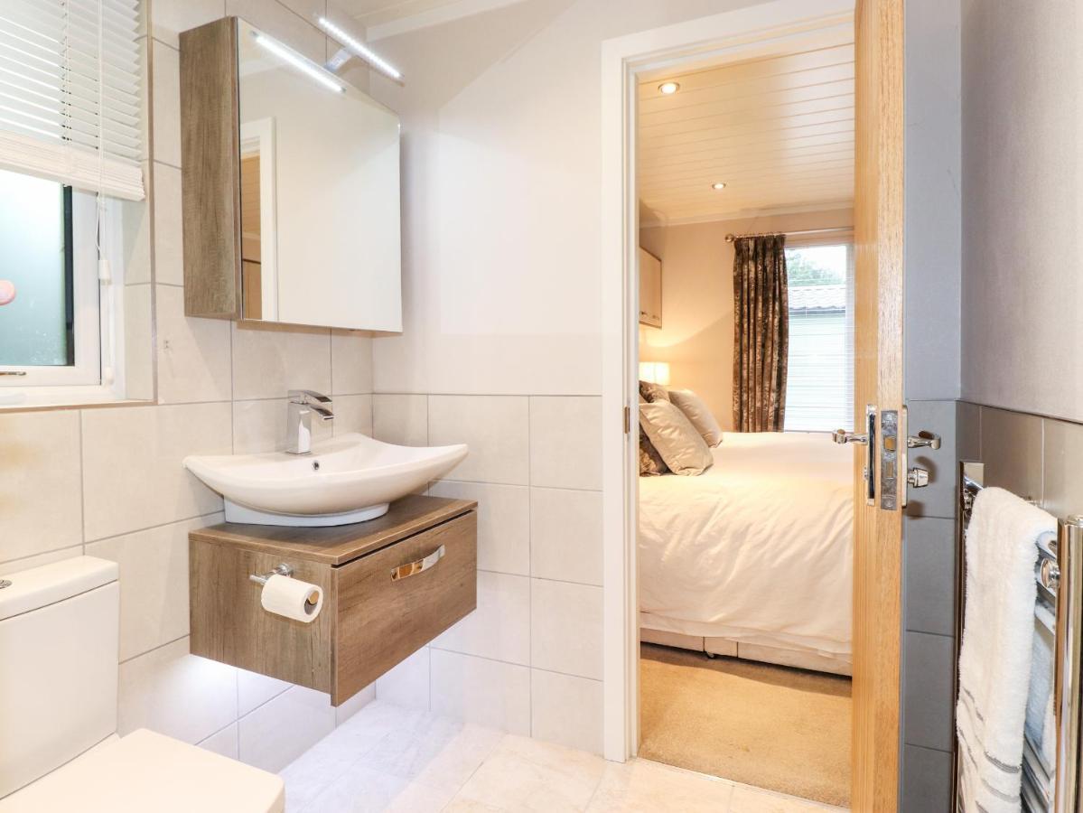 Loubi'S Lakeside Lodge Windermere Buitenkant foto