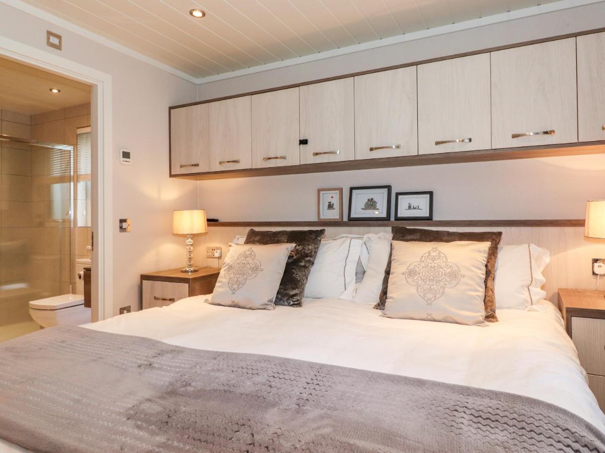 Loubi'S Lakeside Lodge Windermere Buitenkant foto